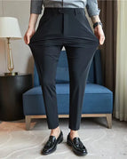 02 Black / 28