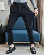 01 Black / 28