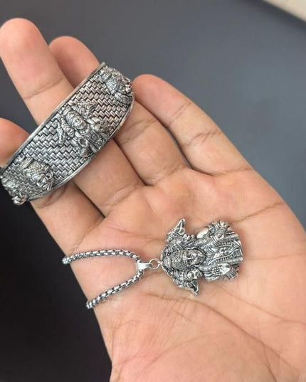 5-Mukhi Hanuman Kada with 5-Munjai Hanumna Pendant with Chain