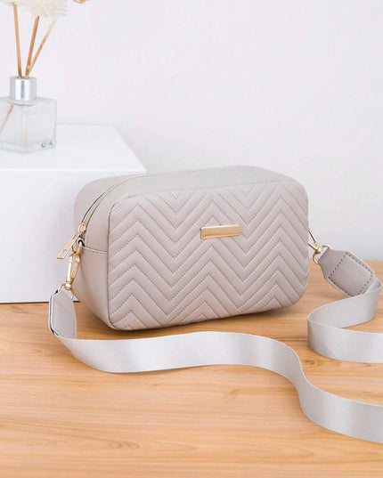 1Pc Gray Quilted V-Groove Embossed Lady'S Fashion Versatile Shoulder Crossbody Messenger Bag with Gold Metal Decor
